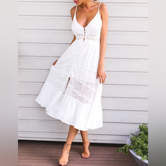 Hello Molly Dresses & Skirts - Hello Molly 🤍 BUTTER CAKE MIDI DRESS WHITE 🤍 size AU10/US6